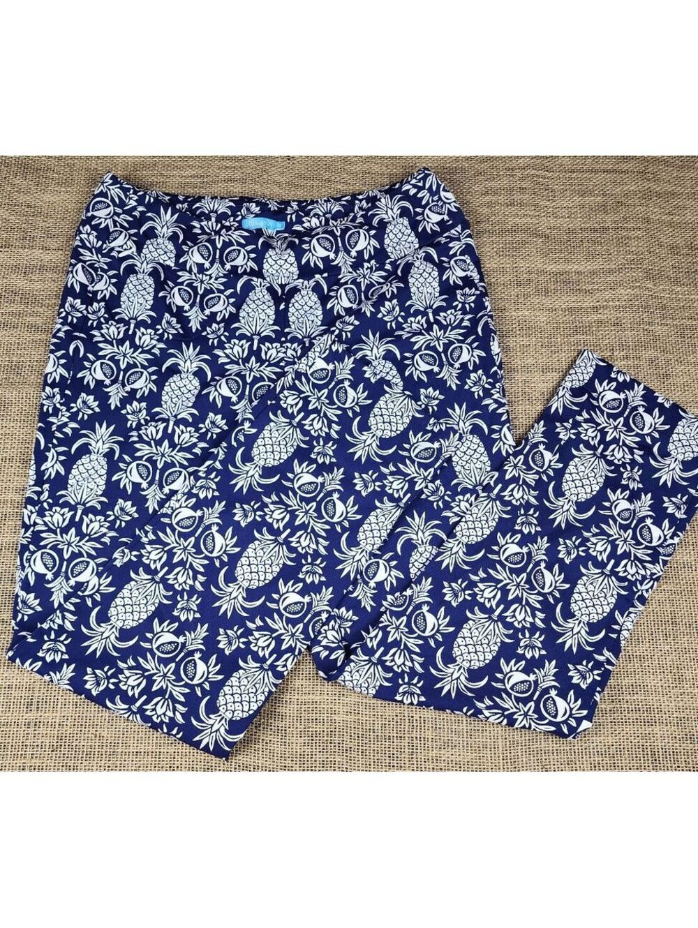 J. McLaughlin Women's Navy Blue Pineapple Print Capri Pants XS